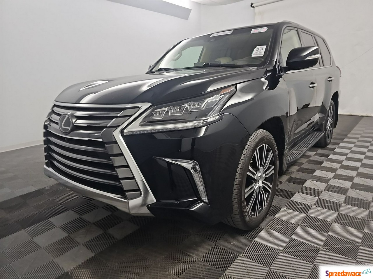 Lexus LX 2021