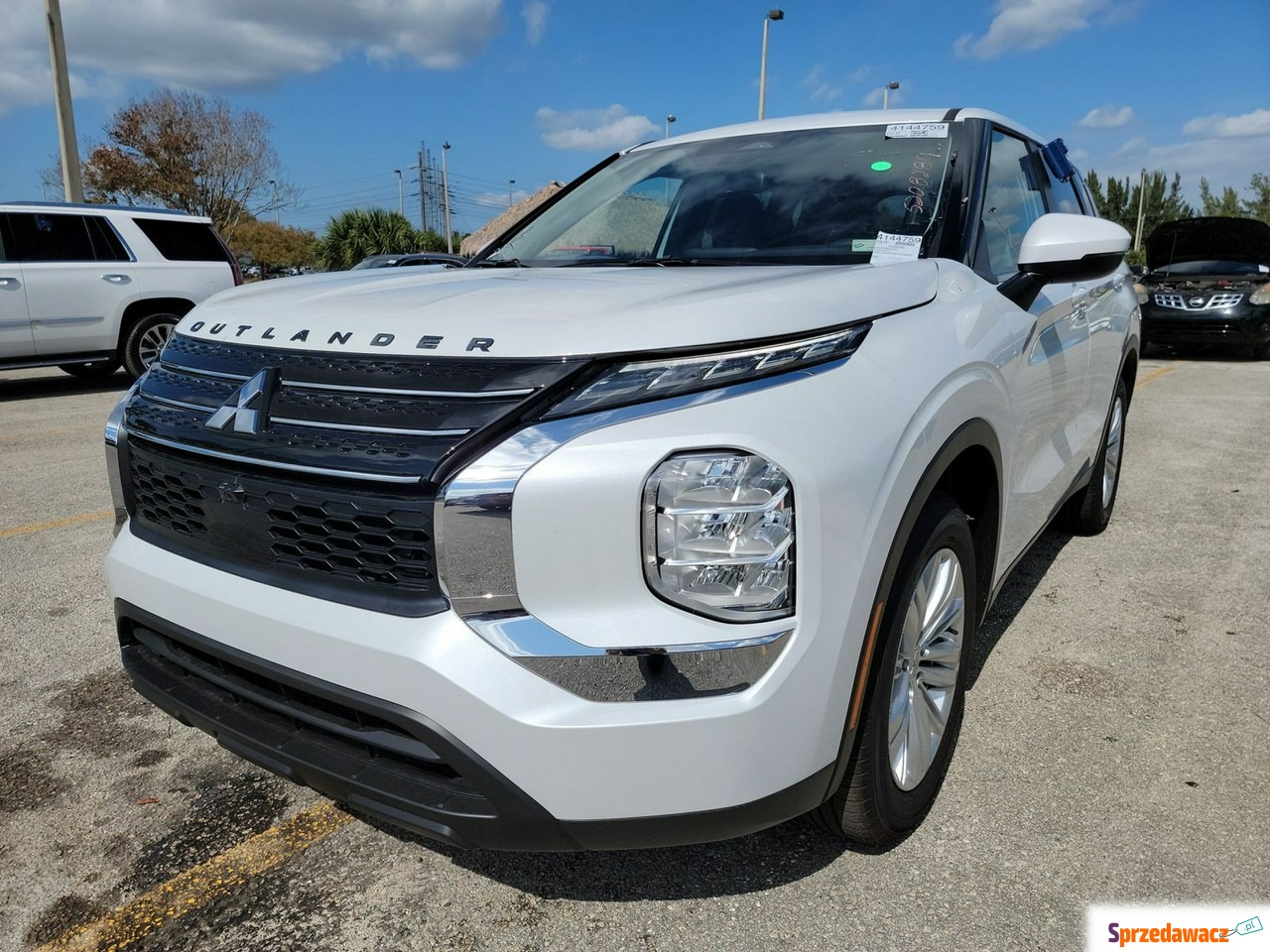 Mitsubishi Outlander 2023