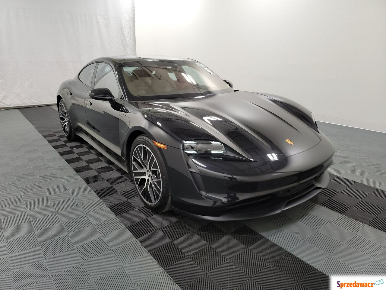 Porsche Taycan 2021