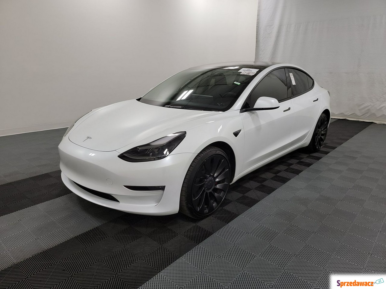 Tesla Model 3 2023