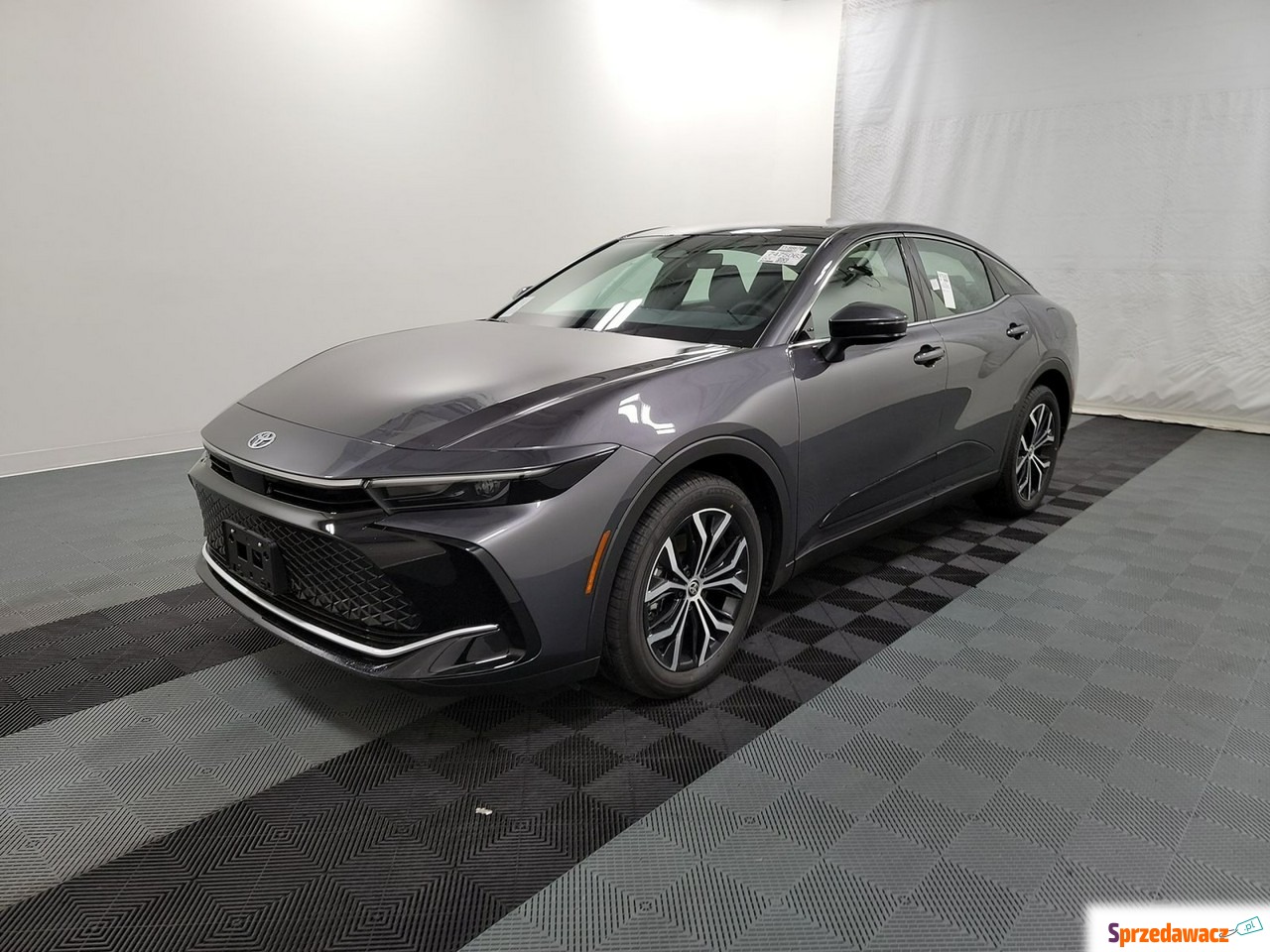 Toyota Crown 2023