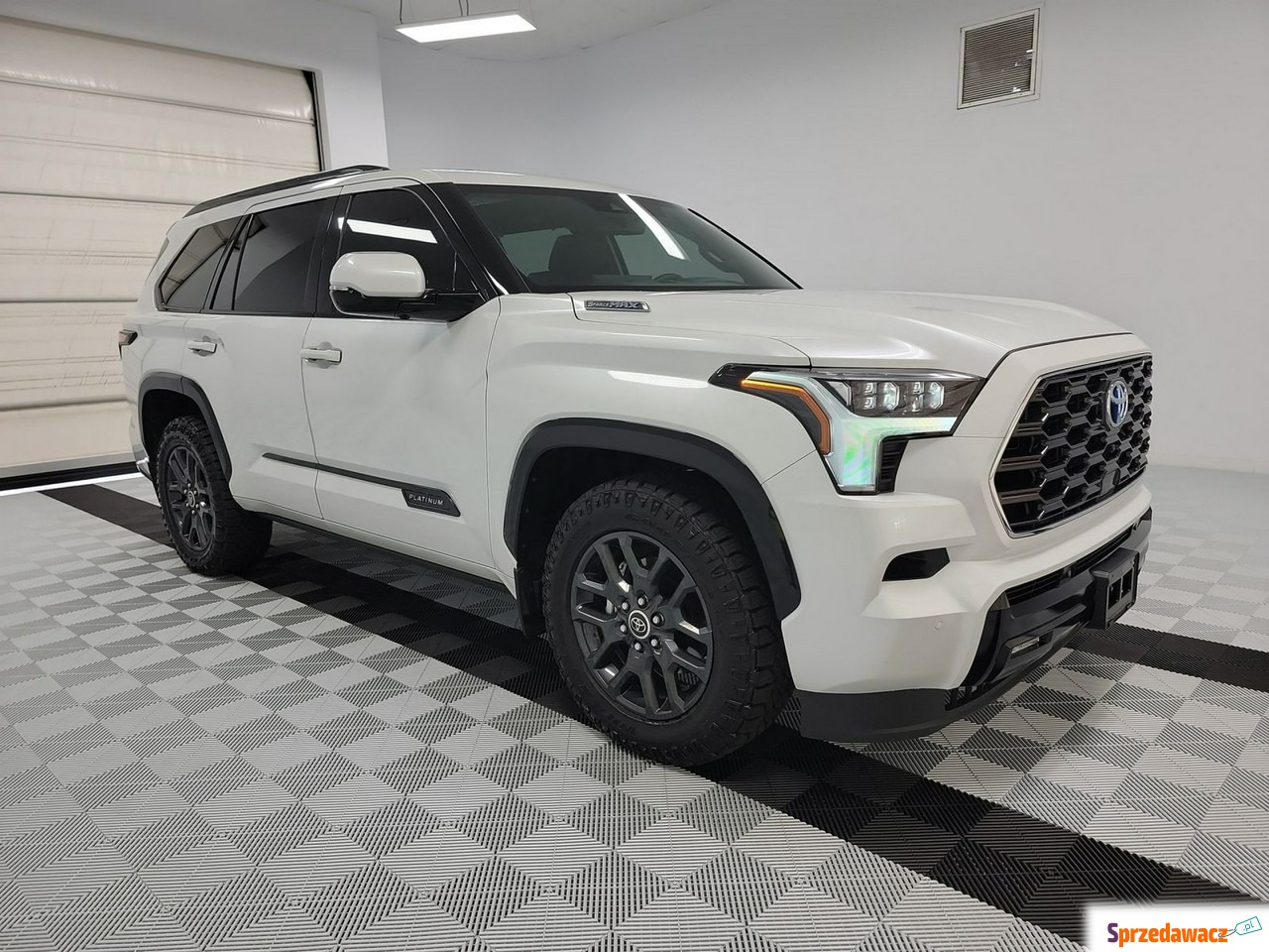 Toyota Sequoia 2023