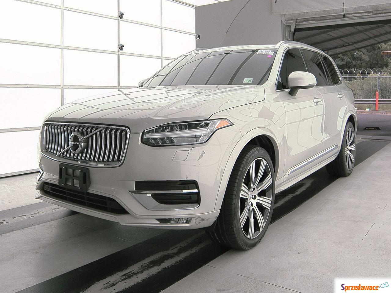 Volvo XC 90 - Momentum hybryda...