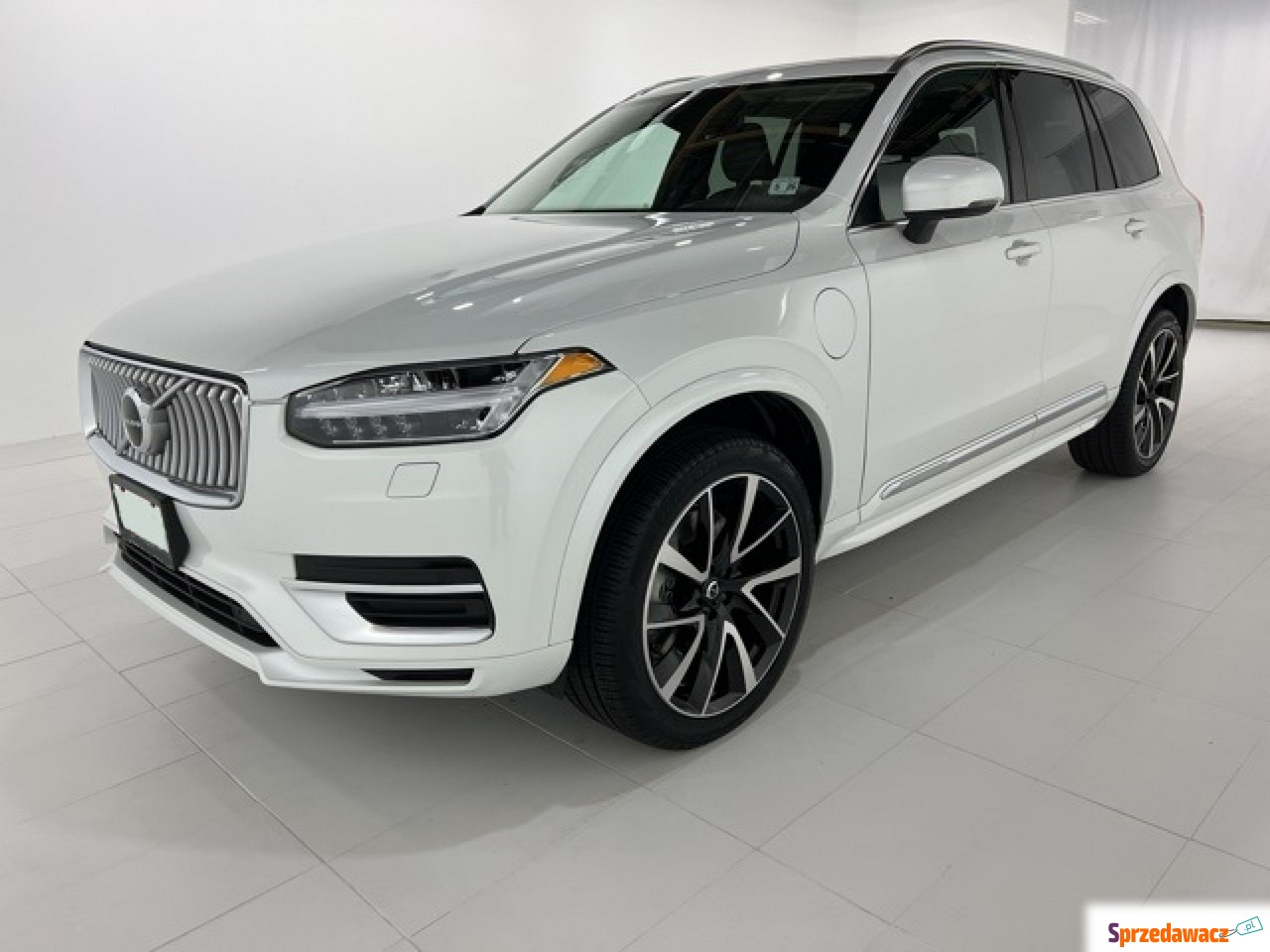 Volvo XC 90 - Momentum hybryda...