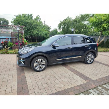 Kia Niro  Hatchback 2021 elektryczny, automat - Na sprzedaż za 69 999 zł - Pleszew - zdjęcie 2