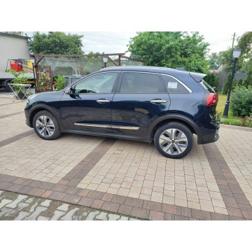 Kia Niro  Hatchback 2021 elektryczny, automat - Na sprzedaż za 69 999 zł - Pleszew - zdjęcie 3