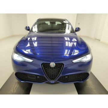 Alfa Romeo Giulia  Liftback 2023,  2.0 benzyna, automat - Na sprzedaż za 167 200 zł - Katowice - zdjęcie 2
