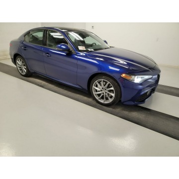 Alfa Romeo Giulia  Liftback 2023,  2.0 benzyna, automat - Na sprzedaż za 167 200 zł - Katowice - zdjęcie 3