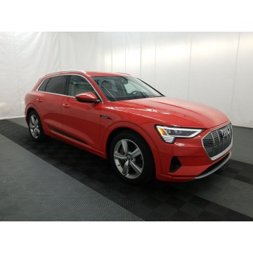 Audi e-tron  Sedan/Limuzyna 2019 elektryczny, automat - Na sprzedaż za 175 890 zł - Katowice - zdjęcie 3