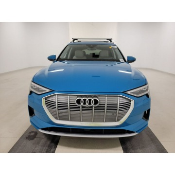 Audi e-tron  Sedan/Limuzyna 2019 elektryczny, automat - Na sprzedaż za 269 370 zł - Katowice - zdjęcie 2