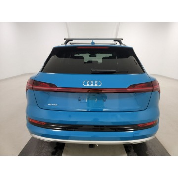 Audi e-tron  Sedan/Limuzyna 2019 elektryczny, automat - Na sprzedaż za 269 370 zł - Katowice - zdjęcie 5