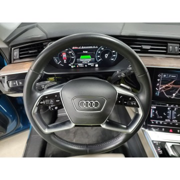 Audi e-tron  Sedan/Limuzyna 2019 elektryczny, automat - Na sprzedaż za 269 370 zł - Katowice - zdjęcie 8