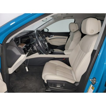 Audi e-tron  Sedan/Limuzyna 2019 elektryczny, automat - Na sprzedaż za 269 370 zł - Katowice - zdjęcie 7