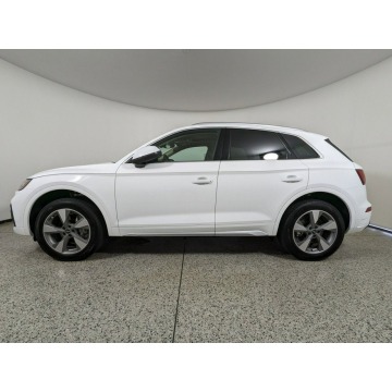 Audi Q5  SUV 2023,  2.0 benzyna, automat - Na sprzedaż za 186 960 zł - Katowice - zdjęcie 4