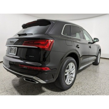 Audi Q5  SUV 2023,  2.0 benzyna, automat - Na sprzedaż za 178 350 zł - Katowice - zdjęcie 3