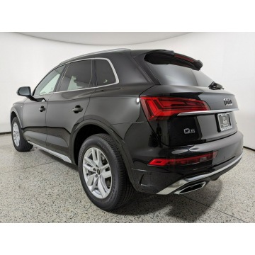 Audi Q5  SUV 2023,  2.0 benzyna, automat - Na sprzedaż za 178 350 zł - Katowice - zdjęcie 5