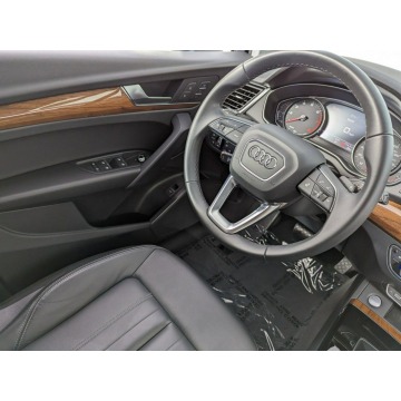 Audi Q5  SUV 2023,  2.0 benzyna, automat - Na sprzedaż za 178 350 zł - Katowice - zdjęcie 7