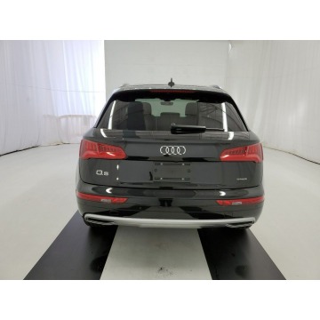 Audi Q5  SUV 2020,  2.0 benzyna, automat - Na sprzedaż za 190 650 zł - Katowice - zdjęcie 5