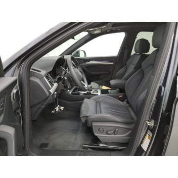 Audi Q5  SUV 2023,  2.0 benzyna, automat - Na sprzedaż za 200 490 zł - Katowice - zdjęcie 7