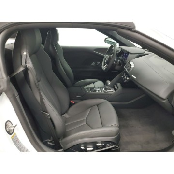 Audi R8  Kabriolet 2021,  5.2 benzyna, automat - Na sprzedaż za 744 150 zł - Katowice - zdjęcie 7