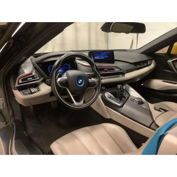 BMW i8  Kabriolet 2015,  1.5 hybryda, automat - Na sprzedaż za 257 070 zł - Katowice - zdjęcie 8