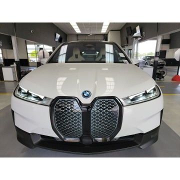 BMW iX  SUV 2023 elektryczny, automat - Na sprzedaż za 298 000 zł - Katowice - zdjęcie 2