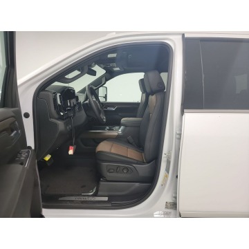 Chevrolet  2024,  6.6 benzyna, automat - Na sprzedaż za 396 500 zł - Katowice - zdjęcie 6