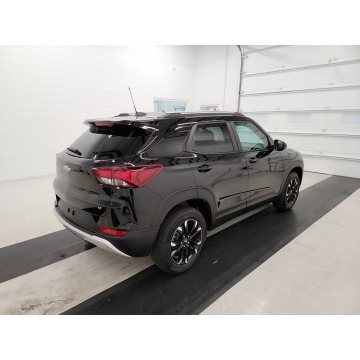 Chevrolet   SUV 2023,  1.3 benzyna, automat - Na sprzedaż za 107 100 zł - Katowice - zdjęcie 4