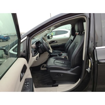 Chrysler Pacifica  Minivan/Van 2018,  3.6 hybryda, automat - Na sprzedaż za 117 342 zł - Katowice - zdjęcie 7