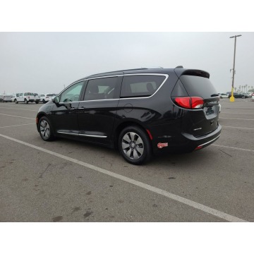 Chrysler Pacifica  Minivan/Van 2018,  3.6 hybryda, automat - Na sprzedaż za 117 342 zł - Katowice - zdjęcie 6