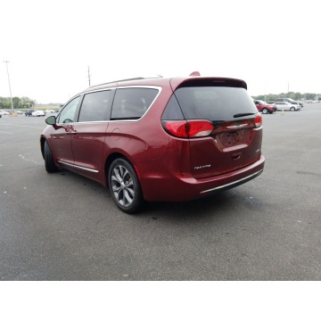Chrysler Pacifica  Minivan/Van 2018,  3.6 benzyna, automat - Na sprzedaż za 110 331 zł - Katowice - zdjęcie 6