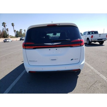 Chrysler Pacifica  Minivan/Van 2021,  3.6 hybryda, automat - Na sprzedaż za 121 032 zł - Katowice - zdjęcie 5