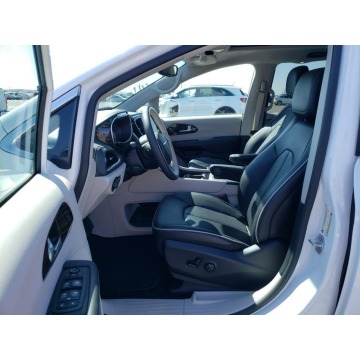 Chrysler Pacifica  Minivan/Van 2021,  3.6 hybryda, automat - Na sprzedaż za 121 032 zł - Katowice - zdjęcie 7