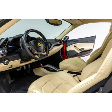 Ferrari 488  Coupe/Sportowy 2017,  3.9 benzyna, automat - Na sprzedaż za 867 765 zł - Katowice - zdjęcie 8