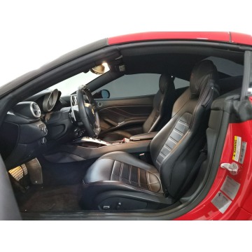 Ferrari California  Kabriolet 2017,  4.3 benzyna, automat - Na sprzedaż za 713 892 zł - Katowice - zdjęcie 7