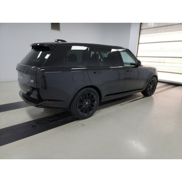 Land Rover Range Rover  SUV 2023,  4.4 benzyna, automat - Na sprzedaż za 813 900 zł - Katowice - zdjęcie 4
