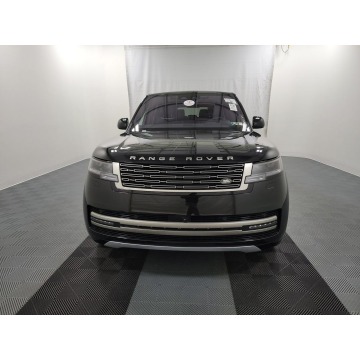 Land Rover Range Rover  SUV 2023,  4.4 benzyna, automat - Na sprzedaż za 753 000 zł - Katowice - zdjęcie 2