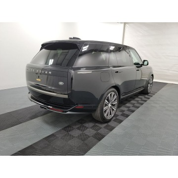 Land Rover Range Rover  SUV 2023,  4.4 benzyna, automat - Na sprzedaż za 753 000 zł - Katowice - zdjęcie 4