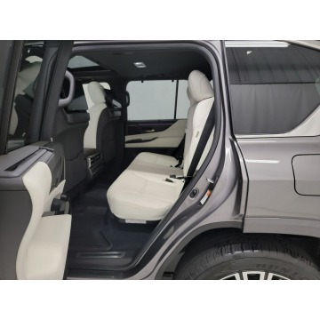 Lexus LX  SUV 2023,  5.7 benzyna, automat - Na sprzedaż za 491 877 zł - Katowice - zdjęcie 8