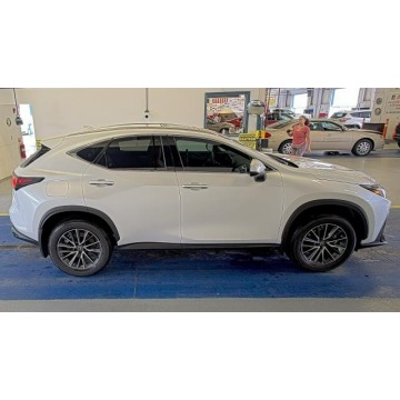 Lexus NX  SUV 2022,  2.4 benzyna, automat - Na sprzedaż za 239 850 zł - Katowice - zdjęcie 4