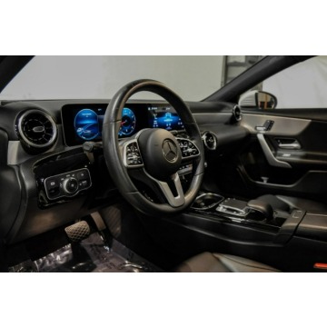 Mercedes - Benz A-klasa  Sedan/Limuzyna 2020,  2.0 benzyna, automat - Na sprzedaż za 96 500 zł - Katowice - zdjęcie 8