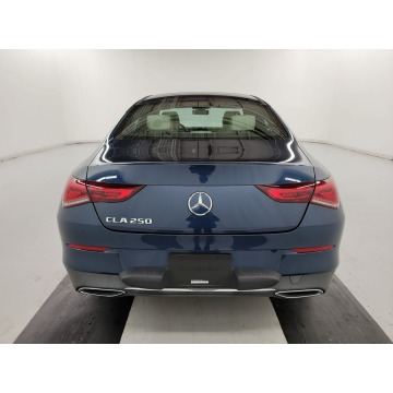 Mercedes - Benz CLA-klasa  Sedan/Limuzyna 2021,  2.0 benzyna, automat - Na sprzedaż za 130 380 zł - Katowice - zdjęcie 5