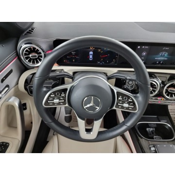 Mercedes - Benz CLA-klasa  Sedan/Limuzyna 2021,  2.0 benzyna, automat - Na sprzedaż za 130 380 zł - Katowice - zdjęcie 7
