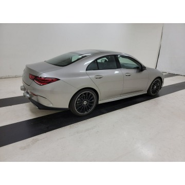 Mercedes - Benz CLA-klasa  Sedan/Limuzyna 2020,  2.0 benzyna, automat - Na sprzedaż za 125 460 zł - Katowice - zdjęcie 4