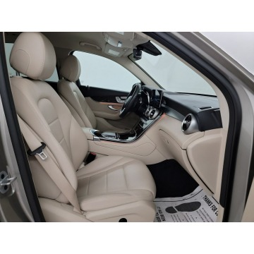 Mercedes - Benz GLC-klasa  SUV 2021,  2.0 benzyna, automat - Na sprzedaż za 148 830 zł - Katowice - zdjęcie 8