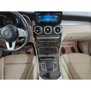 Mercedes - Benz GLC-klasa  SUV 2021,  2.0 benzyna, automat - Na sprzedaż za 148 830 zł - Katowice - zdjęcie 7