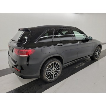 Mercedes - Benz GLC-klasa  SUV 2021,  2.0 benzyna, automat - Na sprzedaż za 148 215 zł - Katowice - zdjęcie 4
