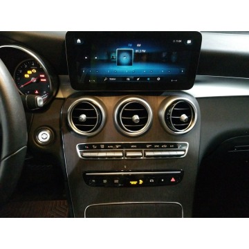Mercedes - Benz GLC-klasa  SUV 2021,  2.0 benzyna, automat - Na sprzedaż za 170 970 zł - Katowice - zdjęcie 8