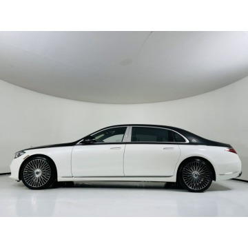 Mercedes - Benz   Sedan/Limuzyna 2021,  4.0 benzyna, automat - Na sprzedaż za 1 294 944 zł - Katowice - zdjęcie 3