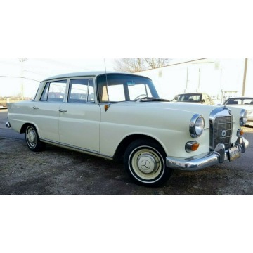 Mercedes W110 - 190 D